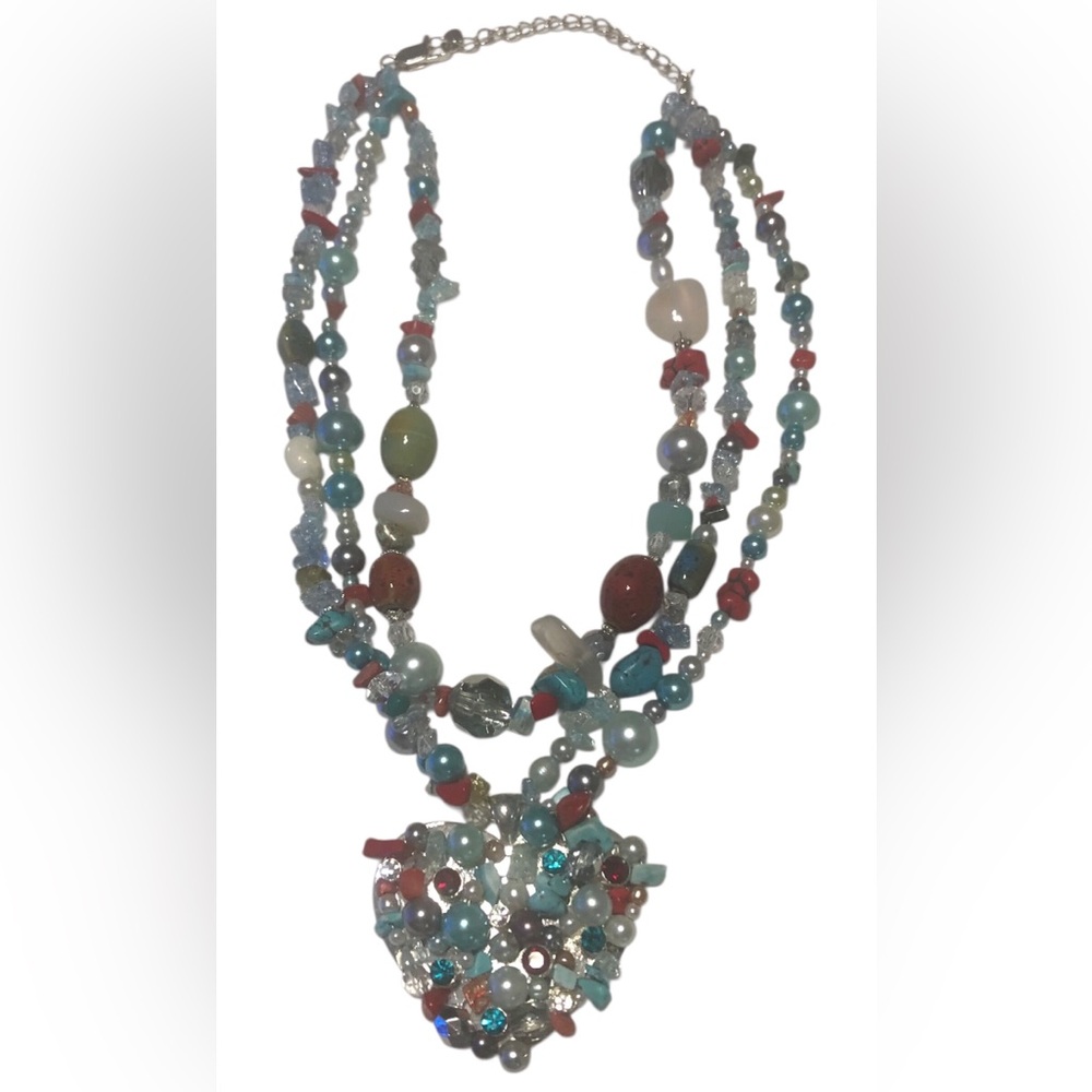 Multicolor Beaded Necklace with Heart Pendant‎